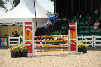 Hollie Gerken gambles for the win in the National 128cm Champion